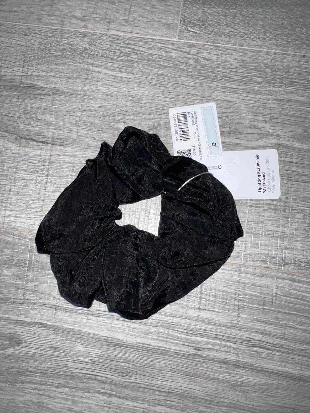 NWT Lululemon Uplifting Scrunchie *Oversized Black